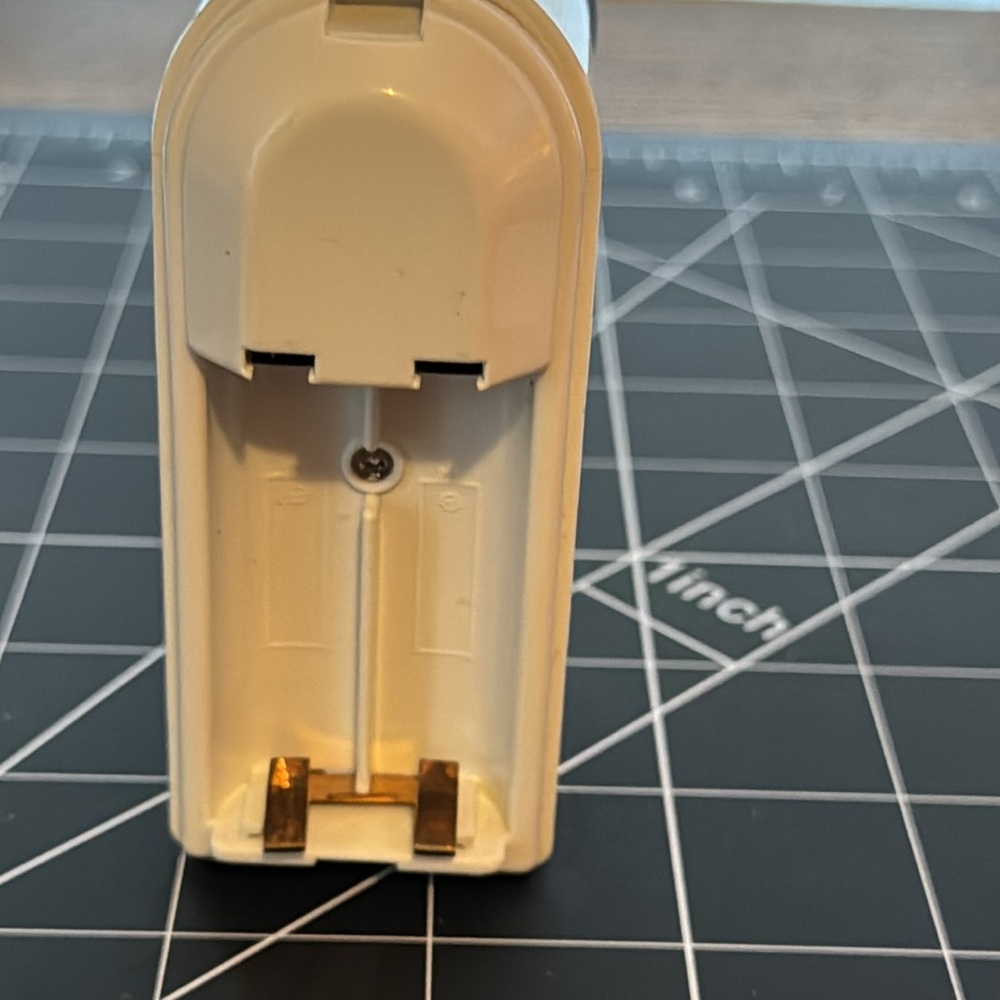 Windmere Mini Clothes Shaver - Picture 4 of 4